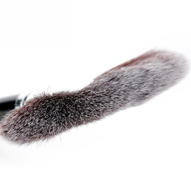 Deluxe Kabuki Fan Brush